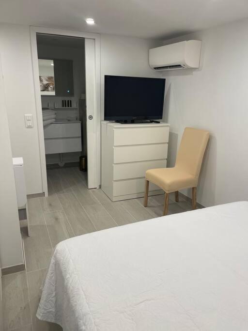 Grand Studio Neuf A 50 M Du Port Saint-Tropez Buitenkant foto